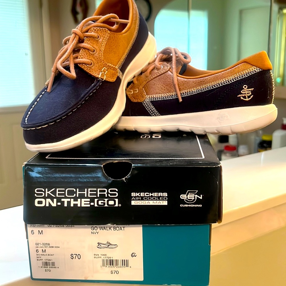 Women’s sketchers